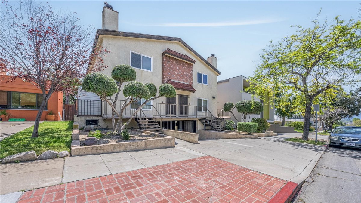 Property main image